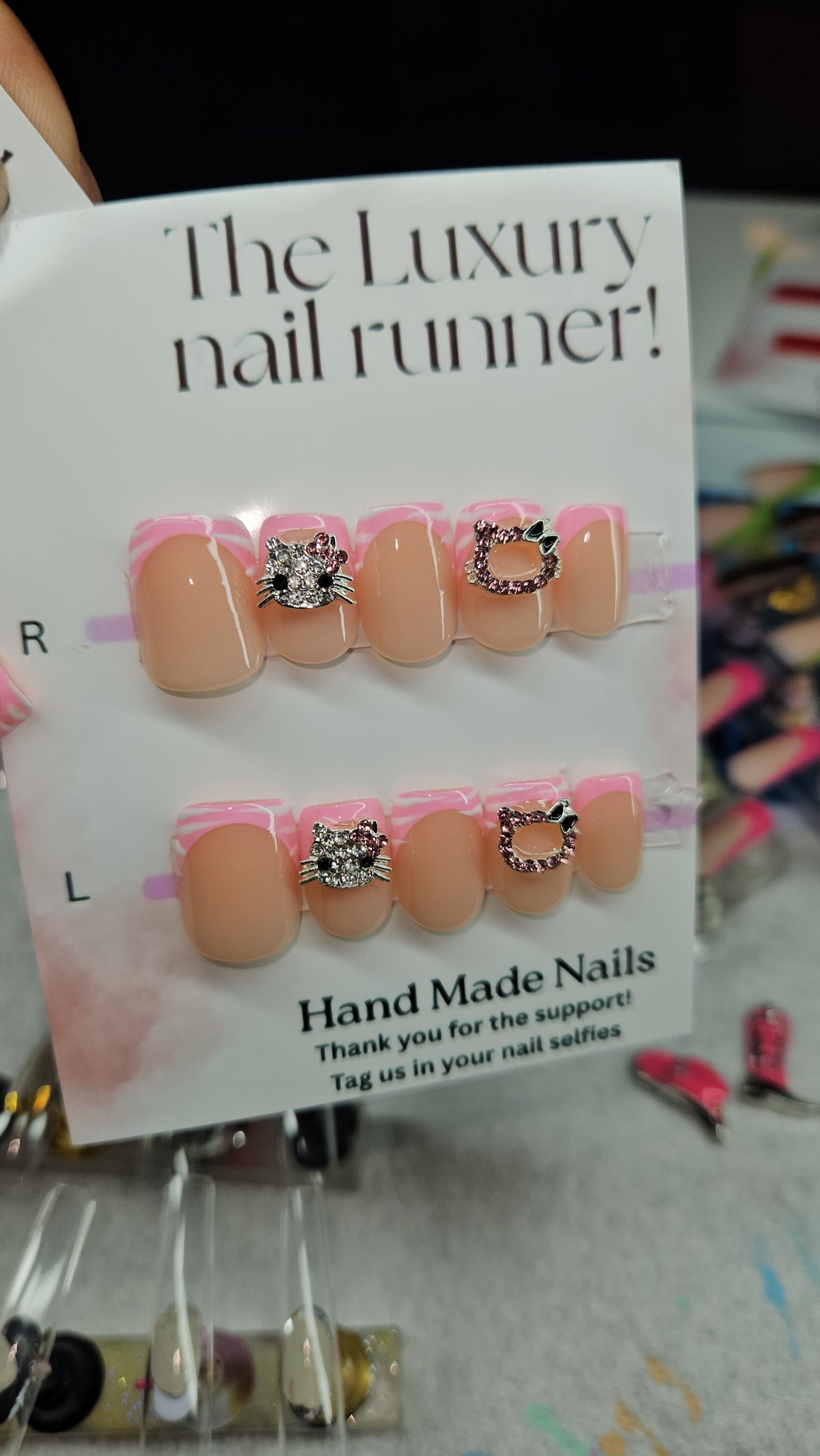 Press On Nails hand (painted)