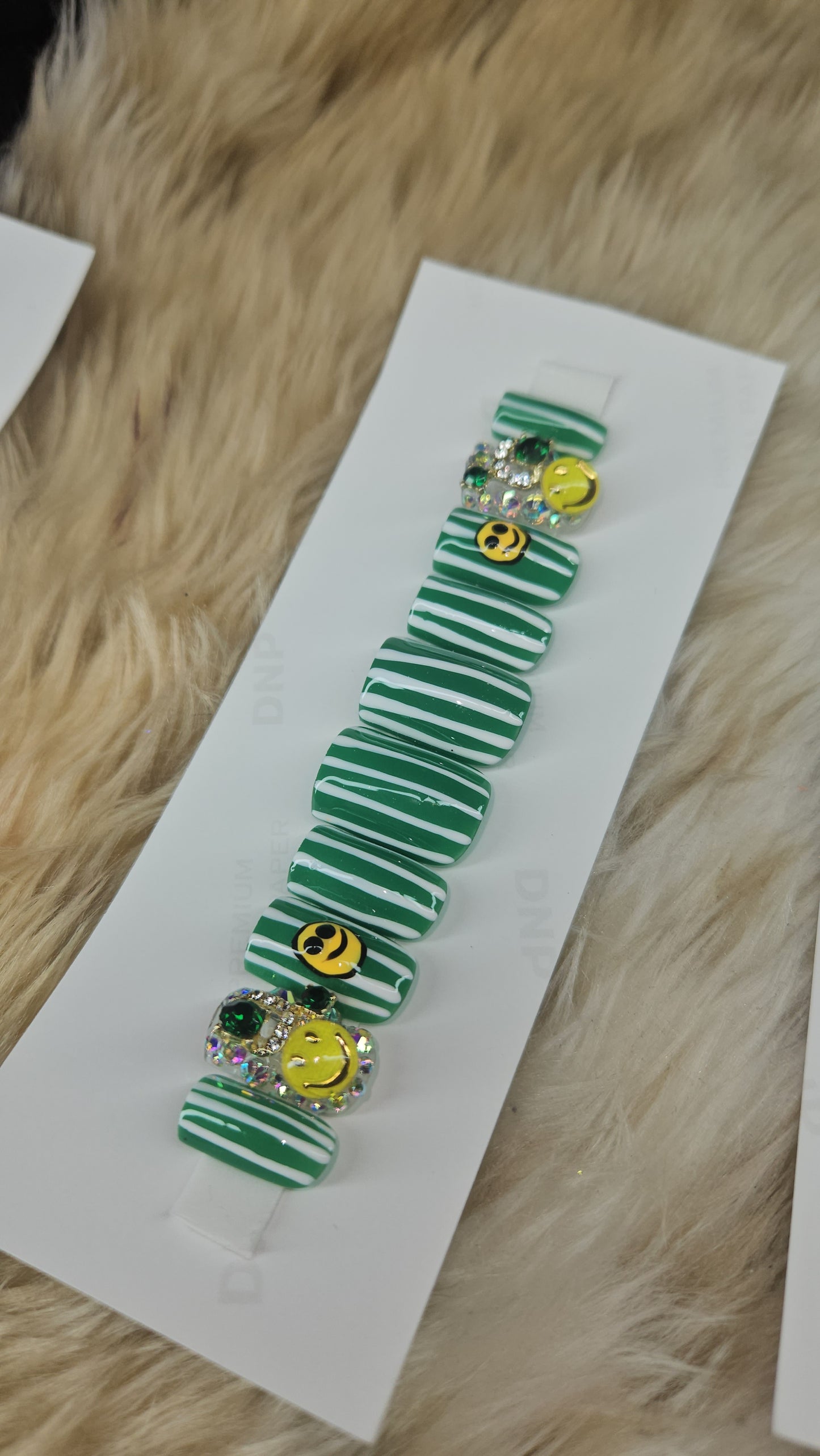 Press On Nails hand (painted)