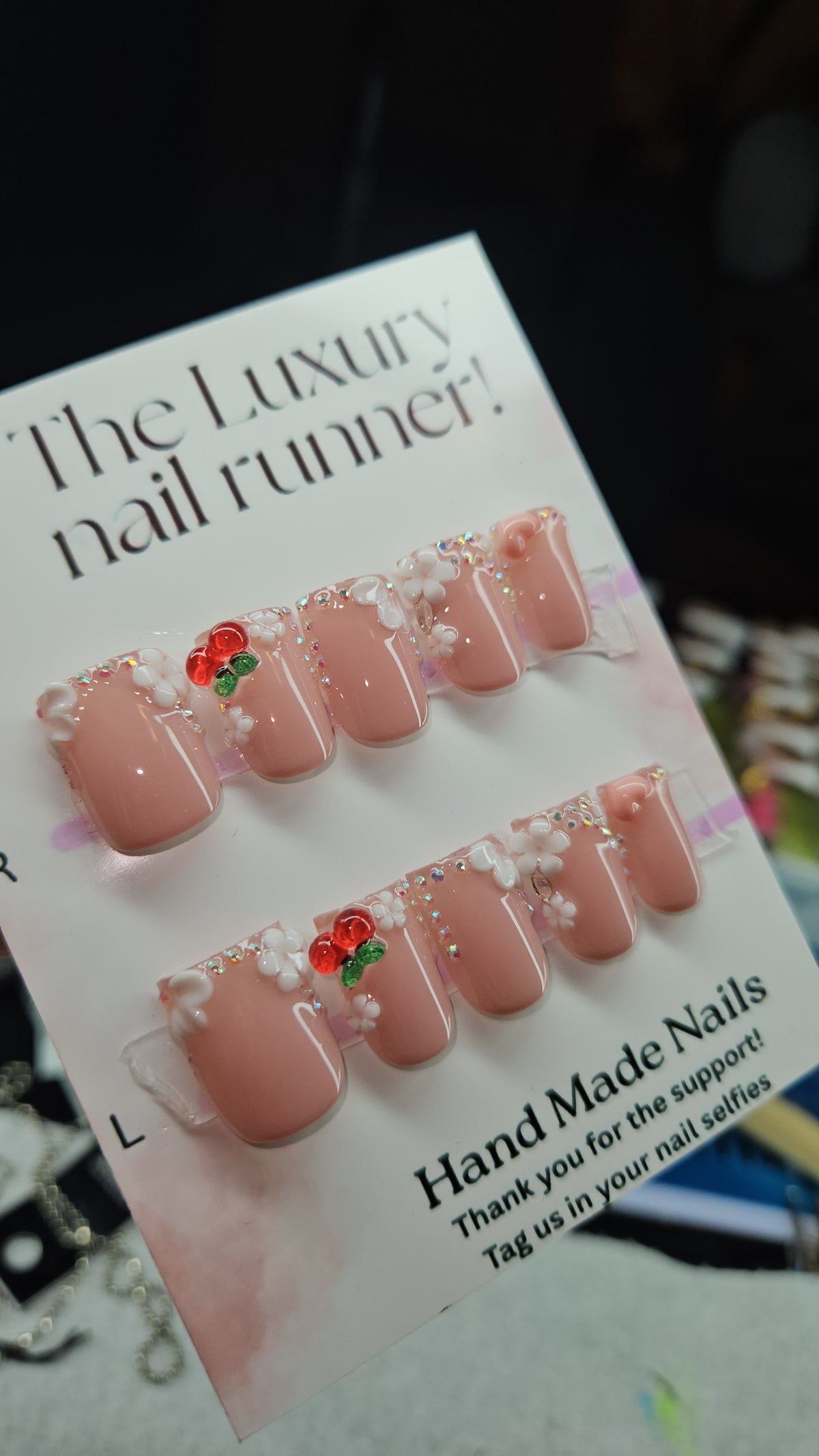 Press On Nails hand (painted)